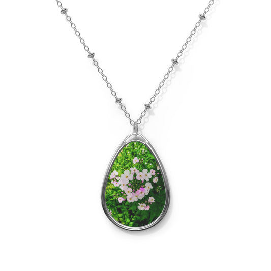 Flower Kiss: Oval Necklace